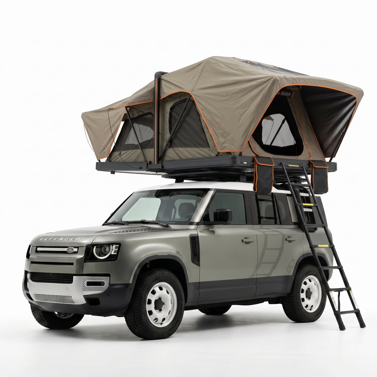 Tente de toit Tentwave Stratos ouverte sur un 4x4, fond blanc