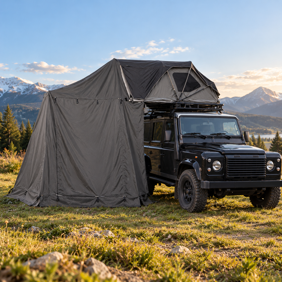 Annexe Sheepie Jimba Jimba fermée sous la tente de toit d'un 4x4 en montagne